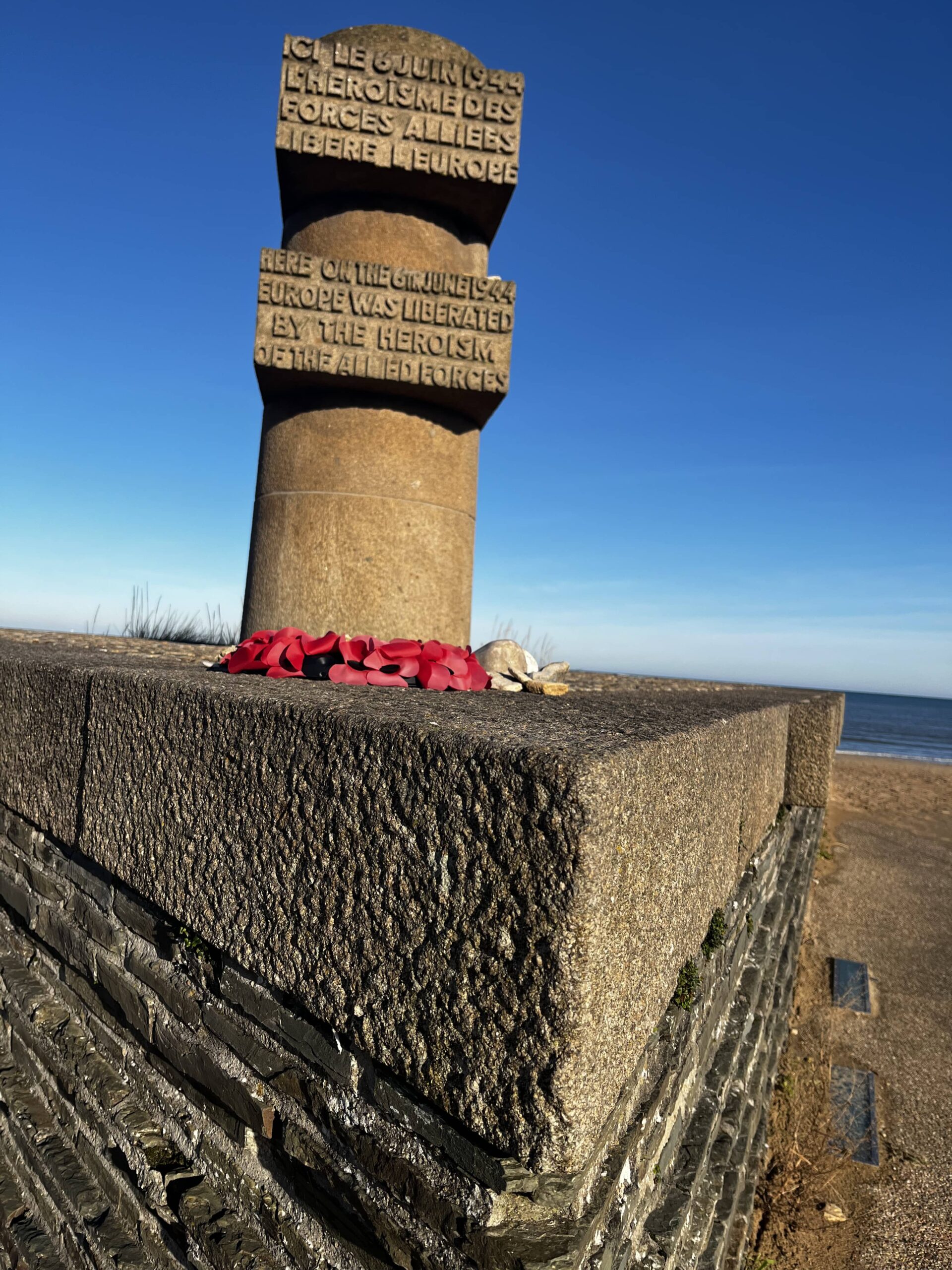 Monument en hommage aux soldats du débarquement du 6 juin 1944 à Bernières-sur-Mer
